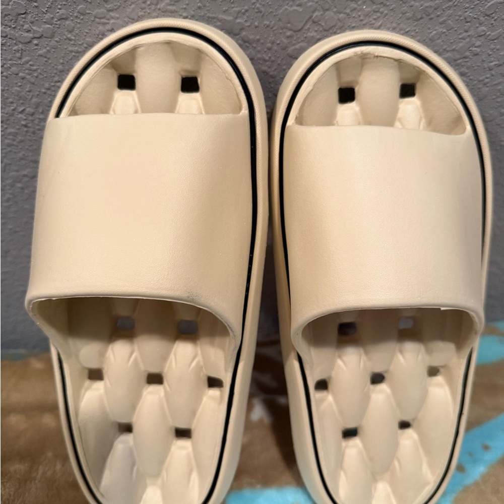 Khaki Slide Sandals~Women’s 8-8.5 or 40-41~ NEW